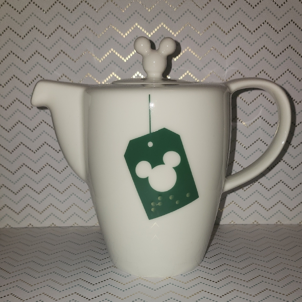 Brand New Disney Mickey White Ceramic tea Pot with & Matching Lid